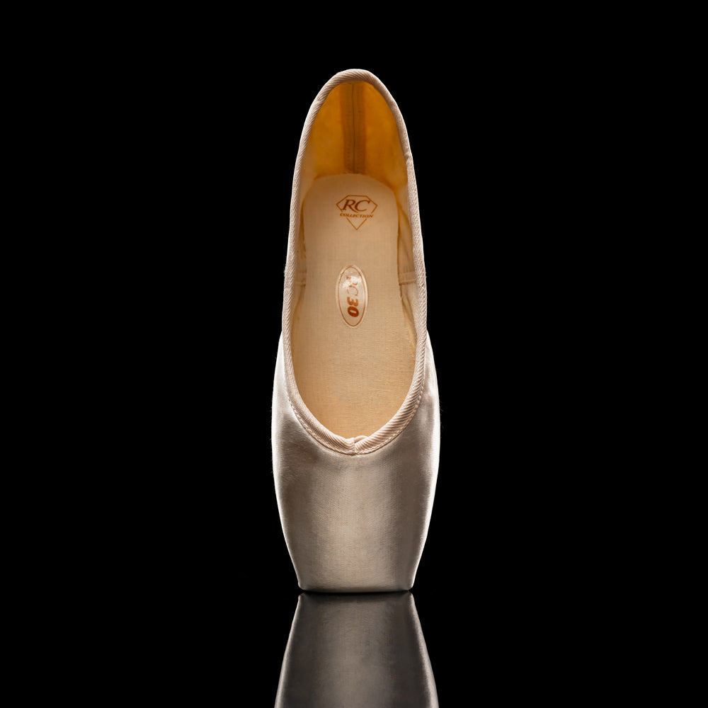 R-Class Fantasia RC30 Pointe Shoe - Medium Shank