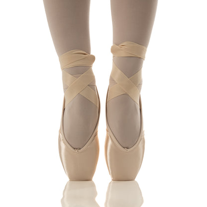 R-Class Soleia AD69 Pointe Shoe - Medium Shank