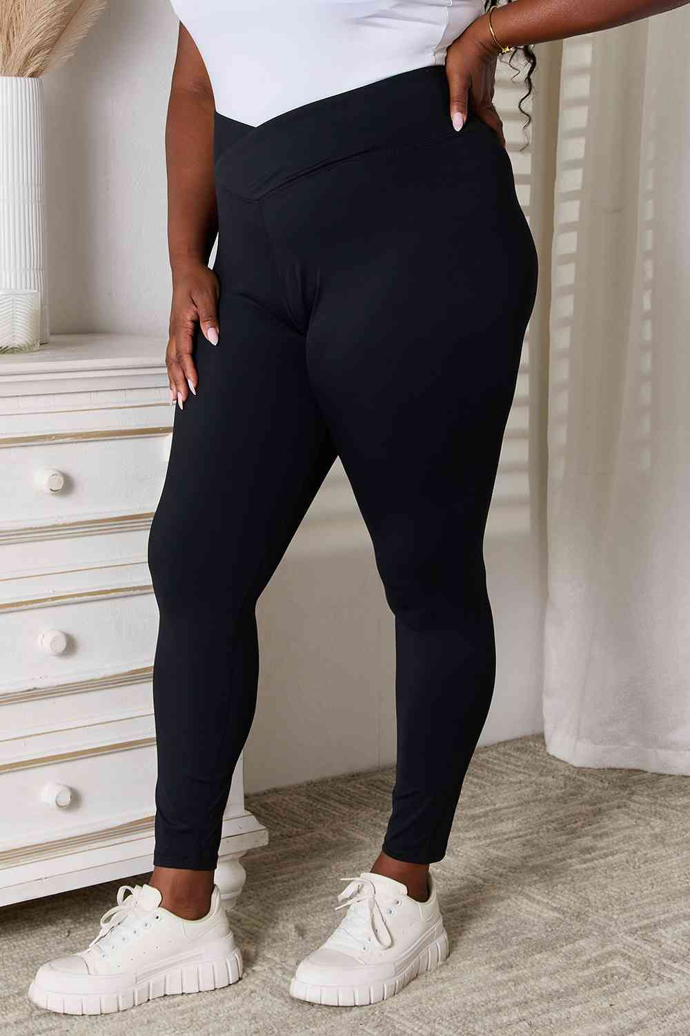 Ladies Basic Bae V-Waistband Sports Leggings