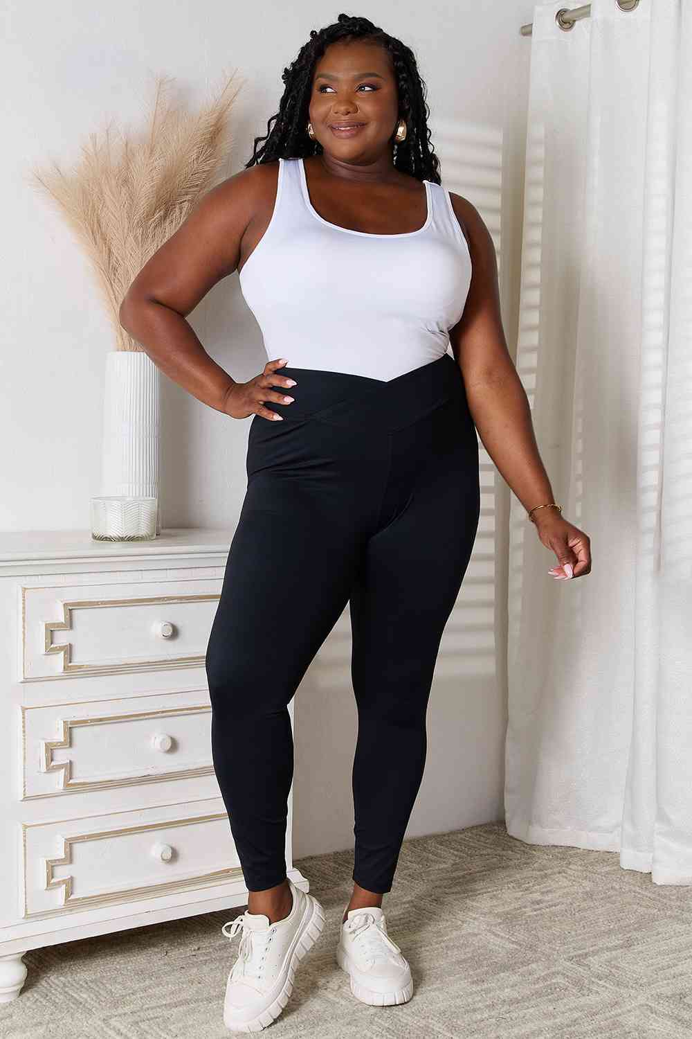 Ladies Basic Bae V-Waistband Sports Leggings