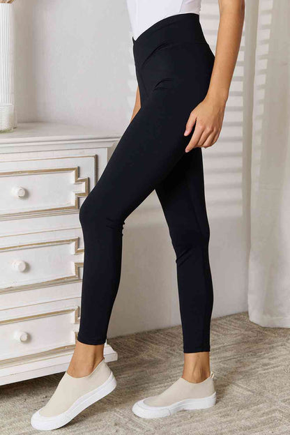 Ladies Basic Bae V-Waistband Sports Leggings